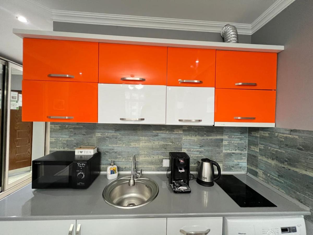 Holiday Lux Tower Batumi Exterior foto