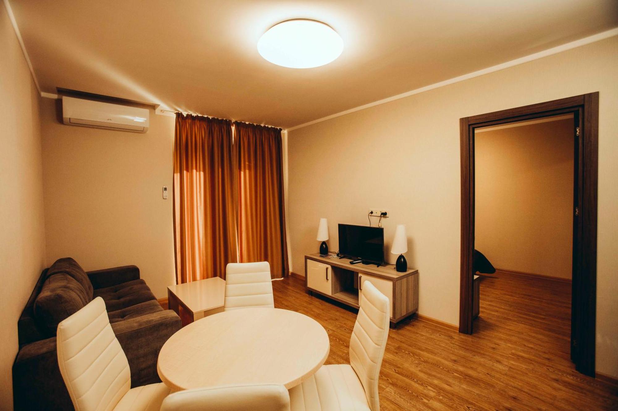 Holiday Lux Tower Batumi Quarto foto