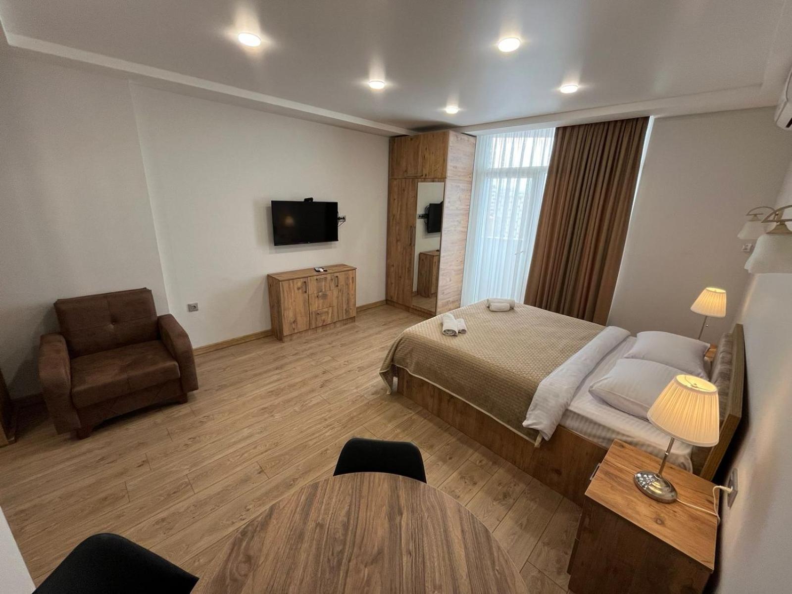 Holiday Lux Tower Batumi Exterior foto