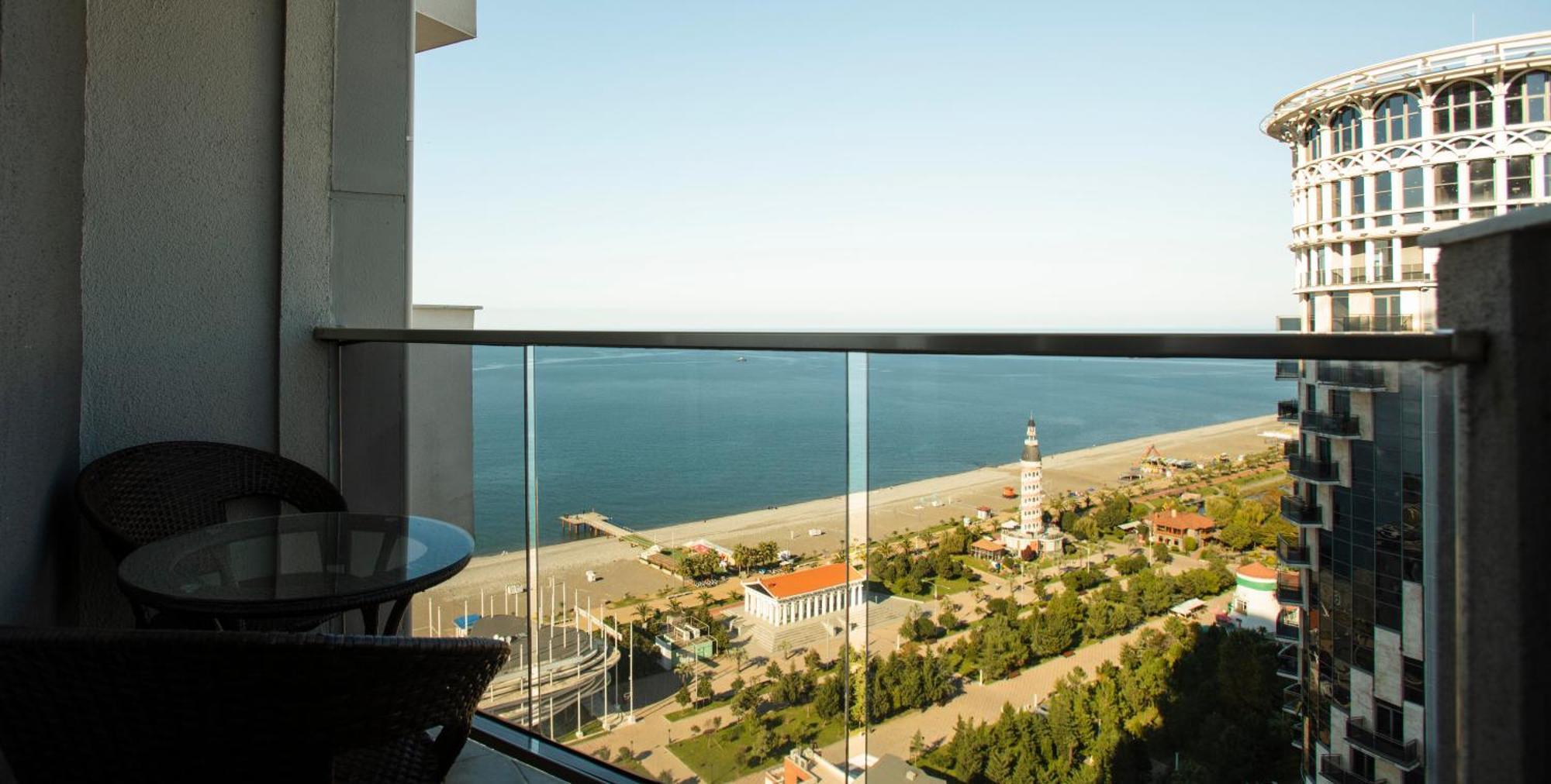 Holiday Lux Tower Batumi Exterior foto