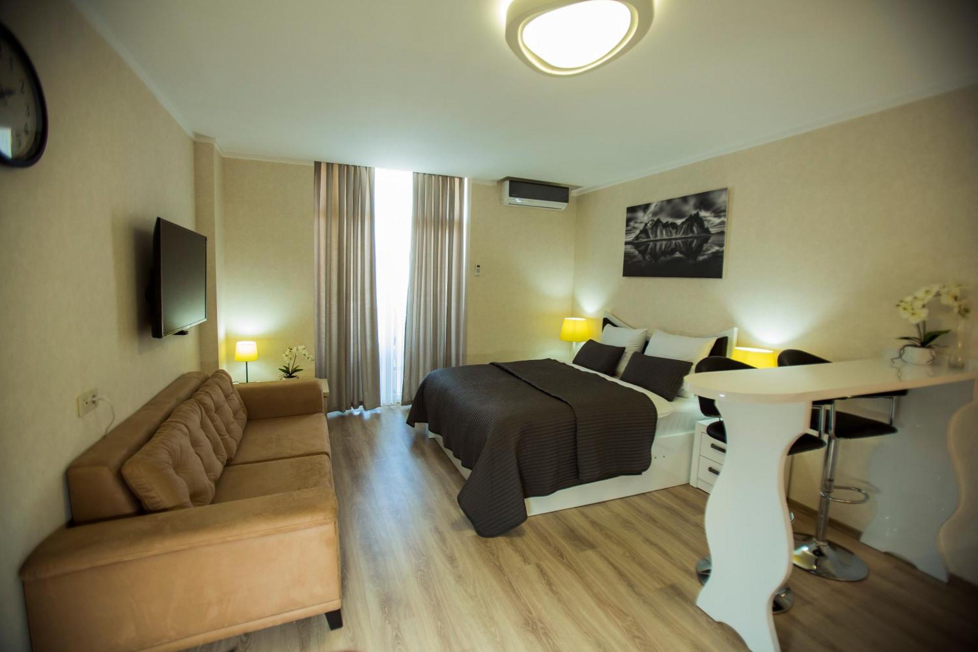 Holiday Lux Tower Batumi Exterior foto
