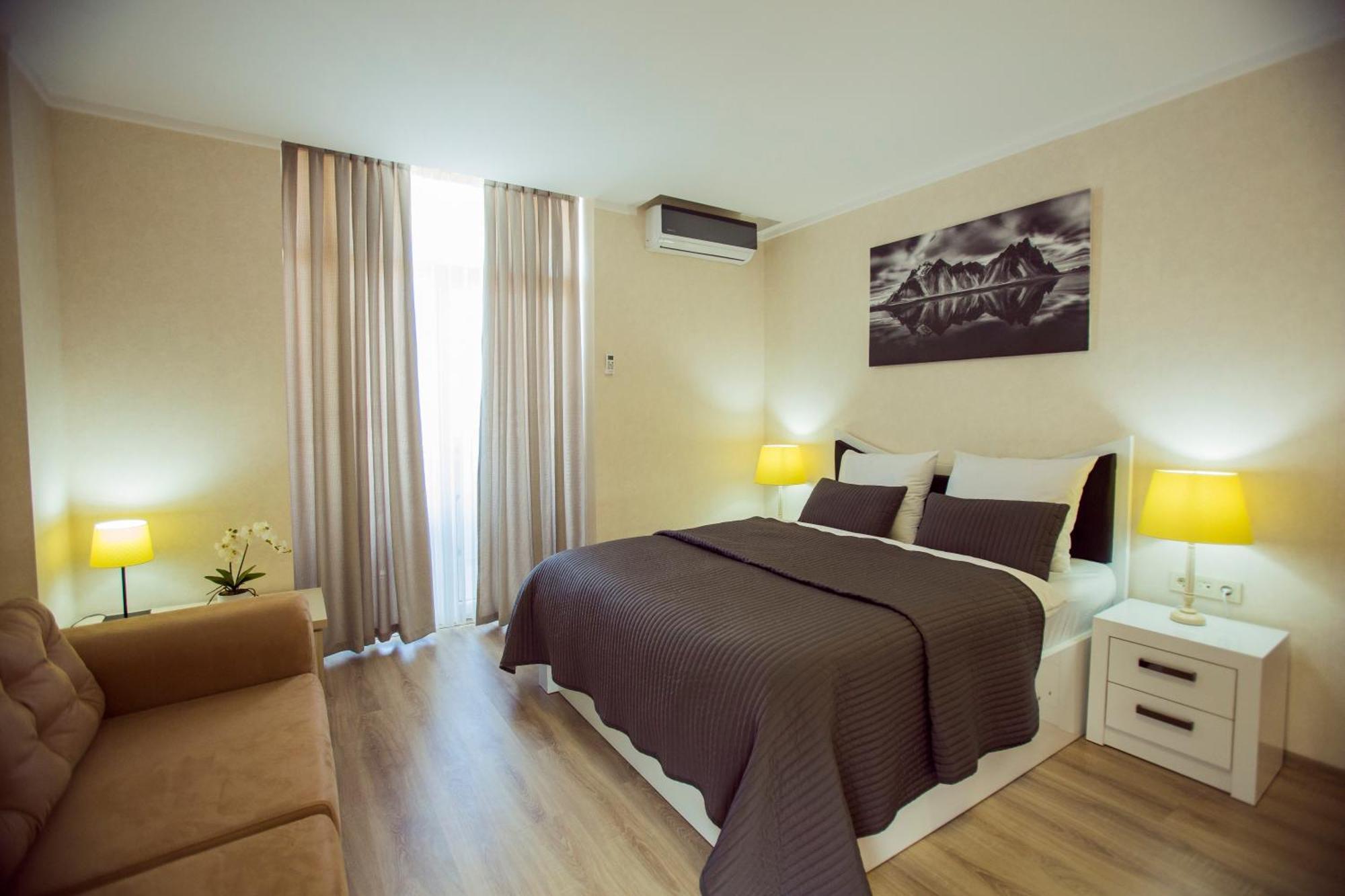 Holiday Lux Tower Batumi Exterior foto