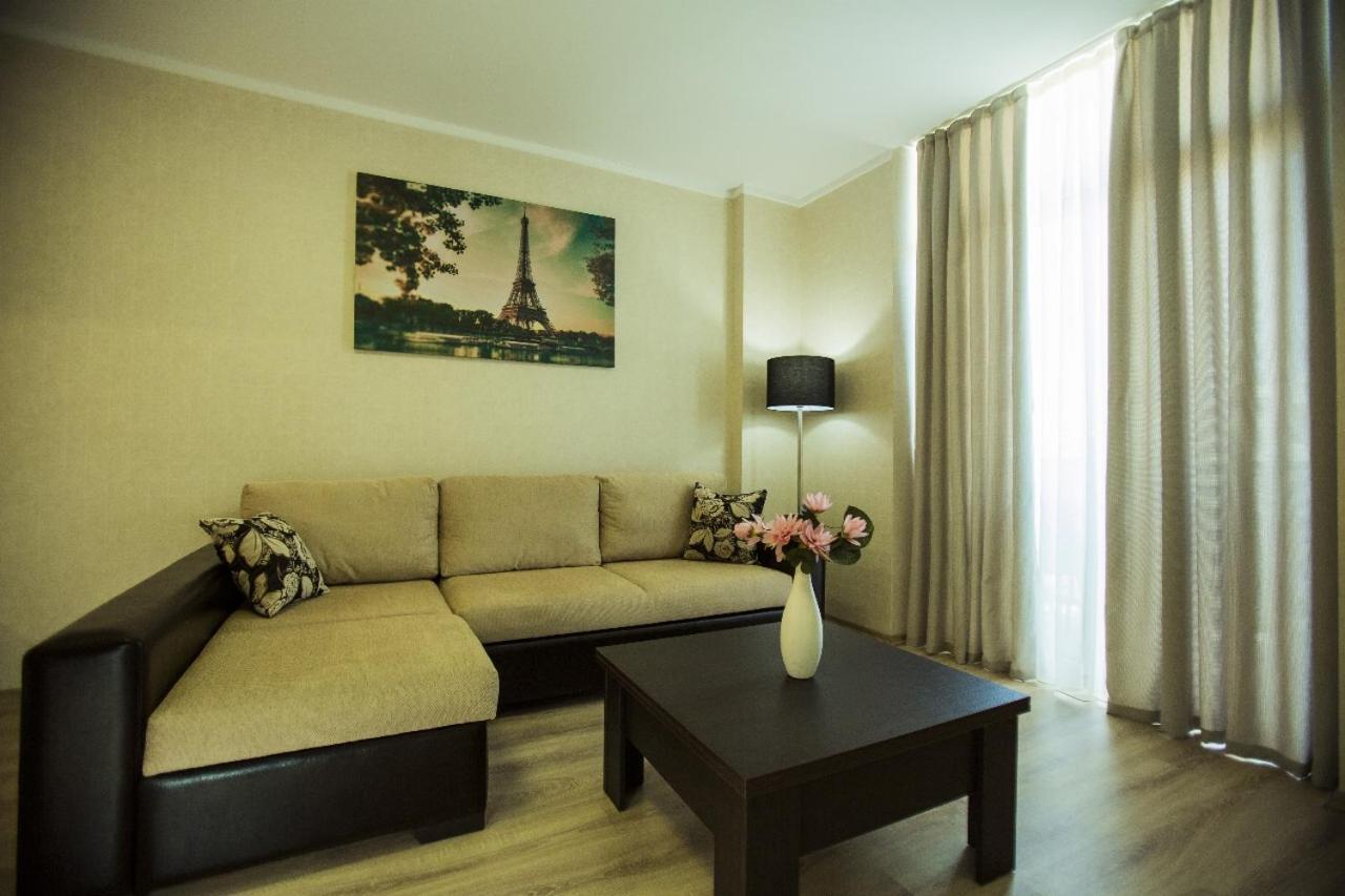 Holiday Lux Tower Batumi Exterior foto